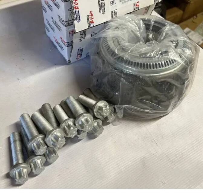 Подшипник ступицы колеса с болтами Saf-Holland