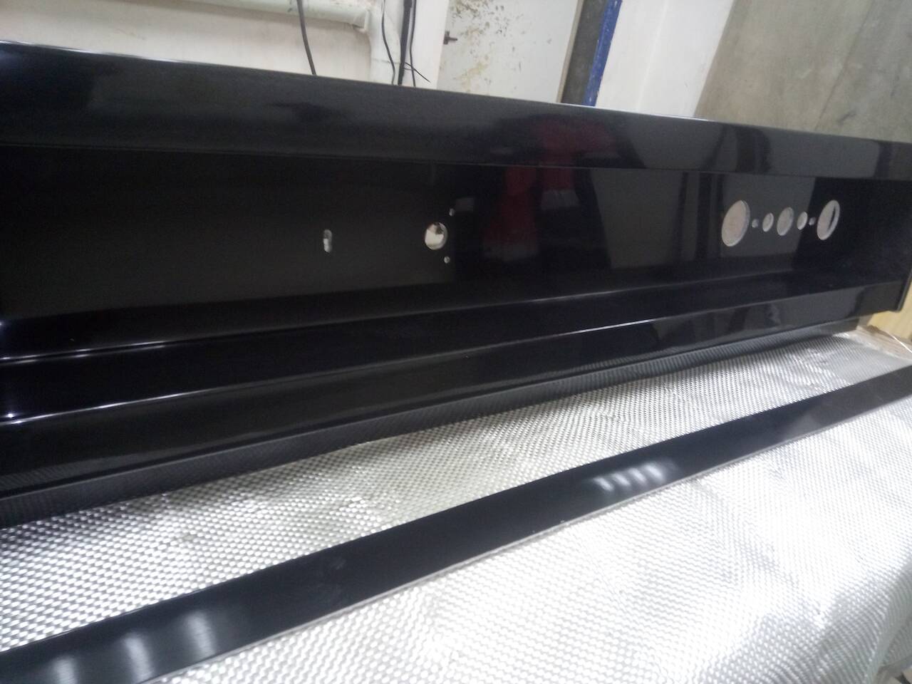 Задний брус противоподкатный отбойник из стеклопластика для спецтехники