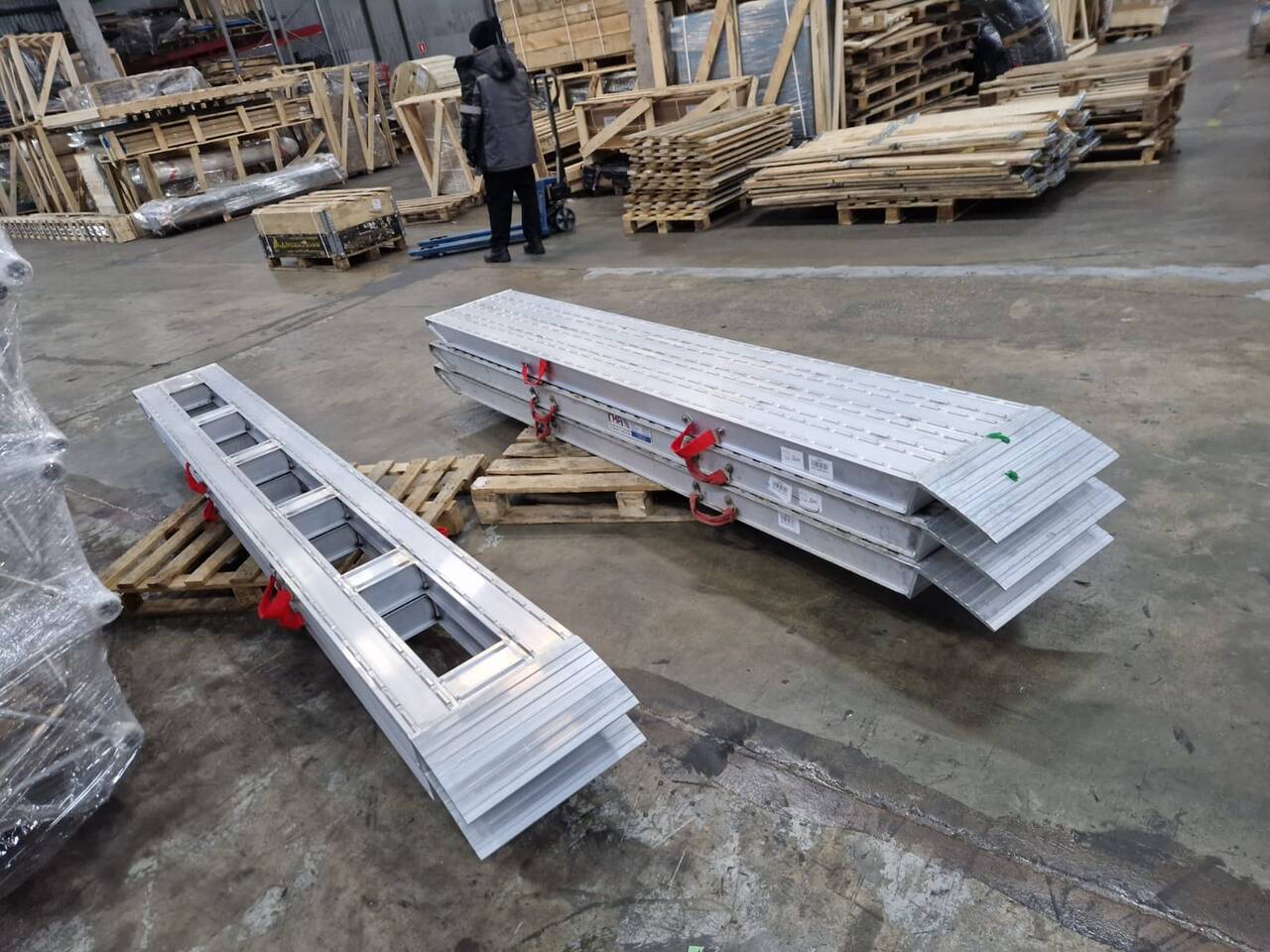Аппарели алюминиевые 3 метра 6 тонн  в Москве фото 1 Транспорт Москва