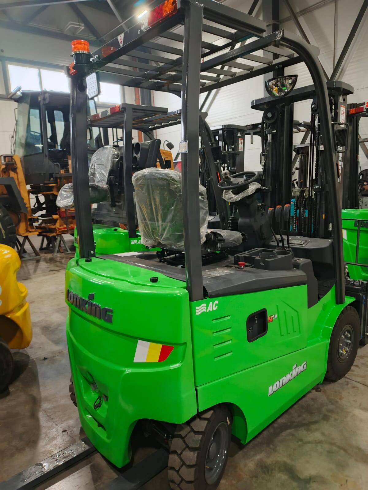 Услуги по техническому обслуживанию и ремонту спецтехники