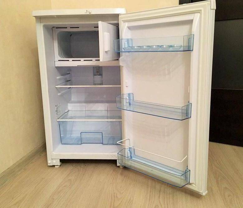 Холодильник маленький