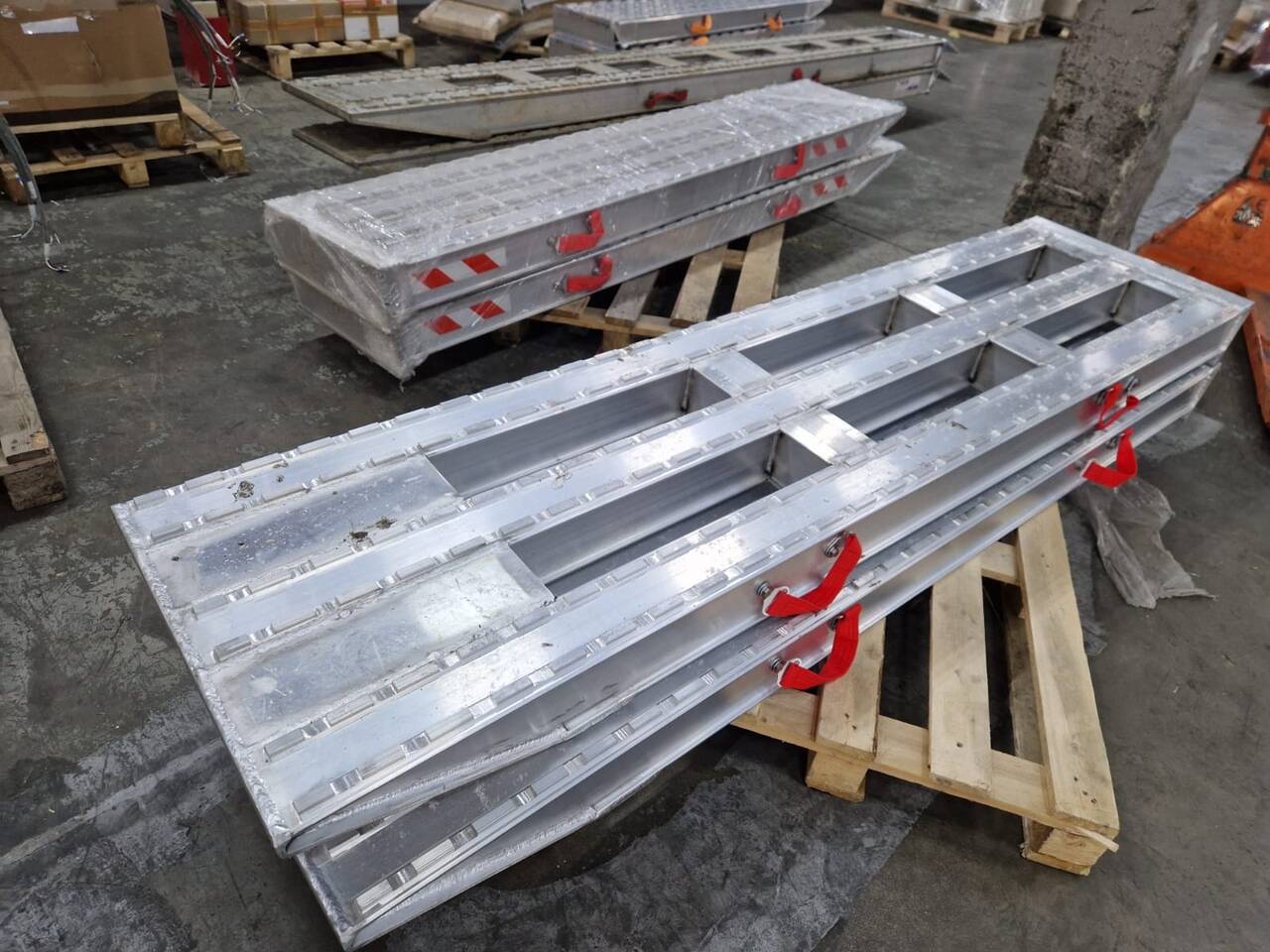 Аппарели алюминиевые для трала до 40 тонн  в Москве фото 1 Транспорт Москва