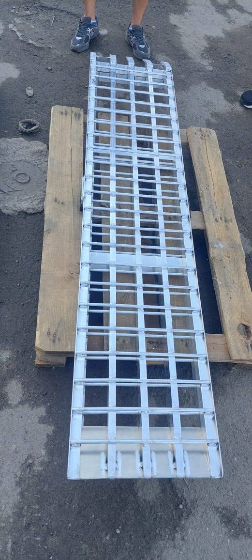 Аппарели алюминиевые 2500 мм до 1400 кг  в Москве фото 2 Транспорт Москва