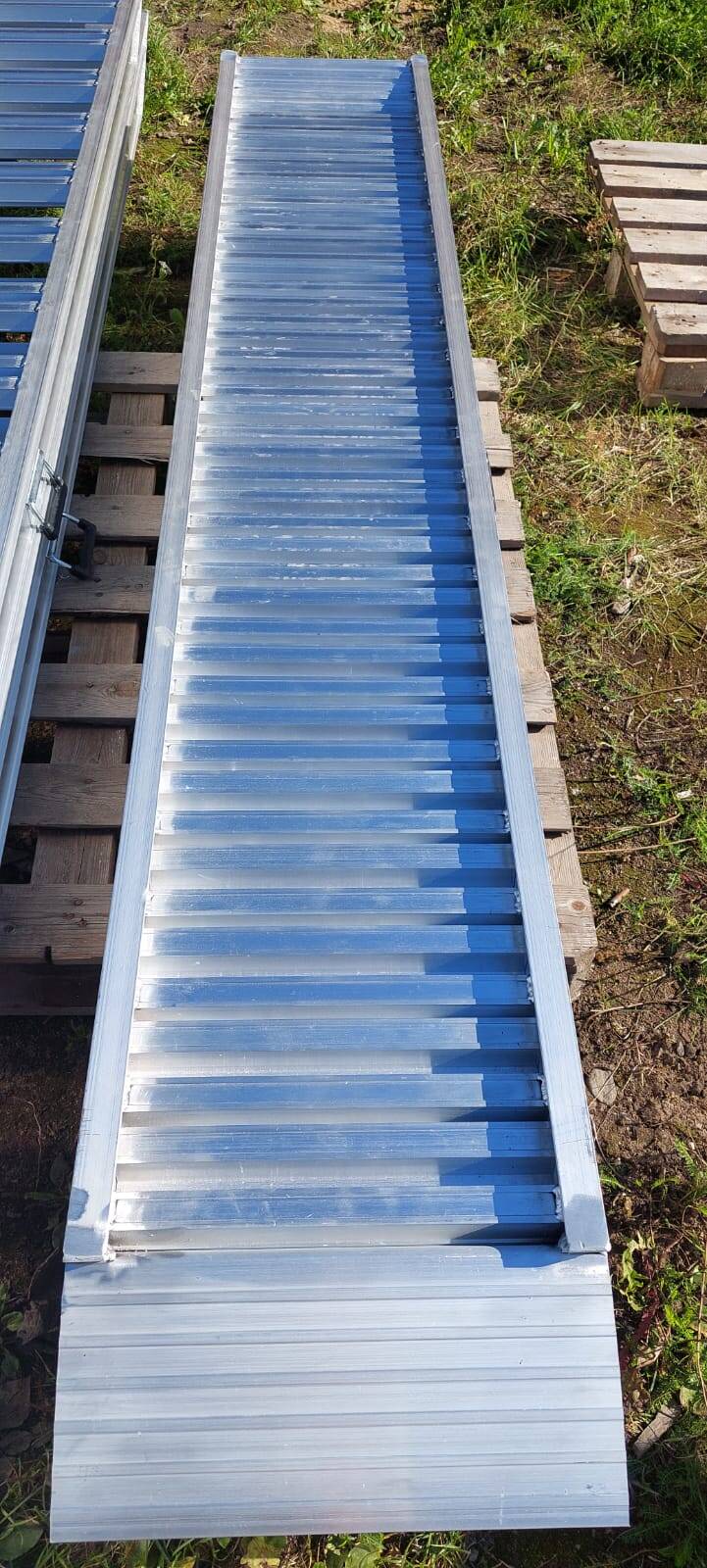 Аппарели для заезда 2000 кг Длина 4000 мм в Москве фото 1 Транспорт Москва Аппарели для заезда 2000 кг Длина 4000 мм в Москве фото 1 Транспорт Москва