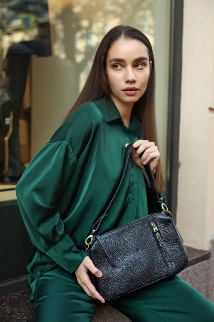 Швея по коже на собственное производство в Санкт-Петербурге фото 4 Работа Санкт-Петербург