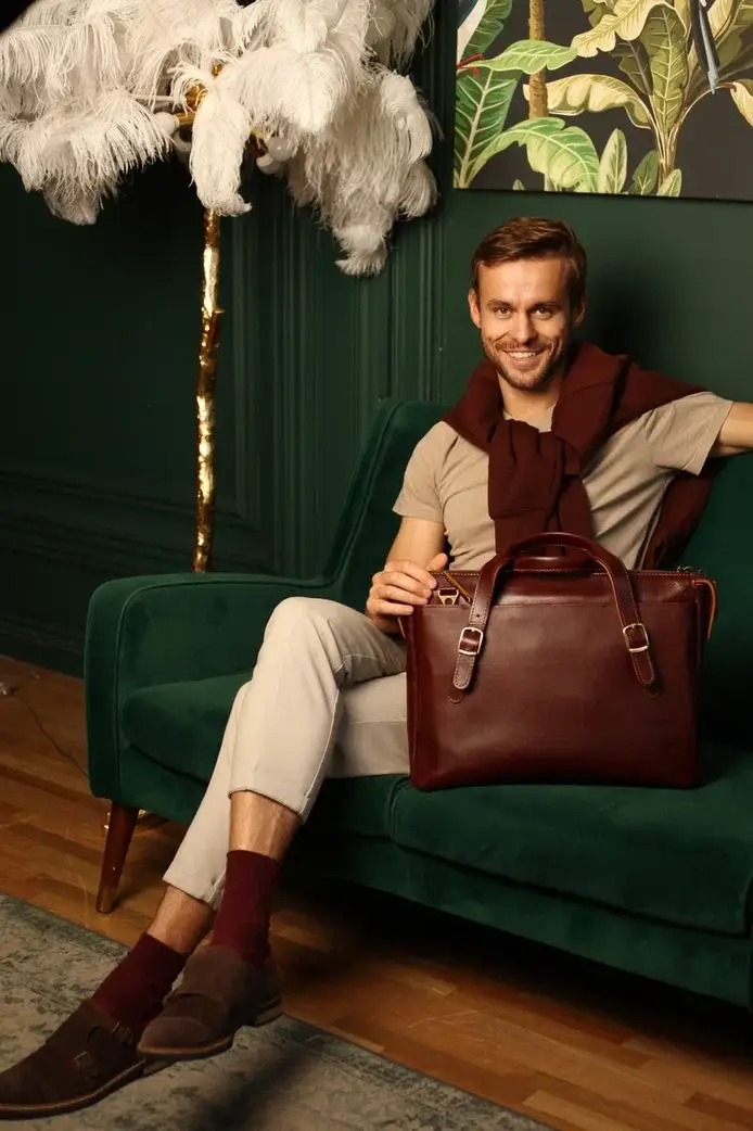 Швея по коже на собственное производство