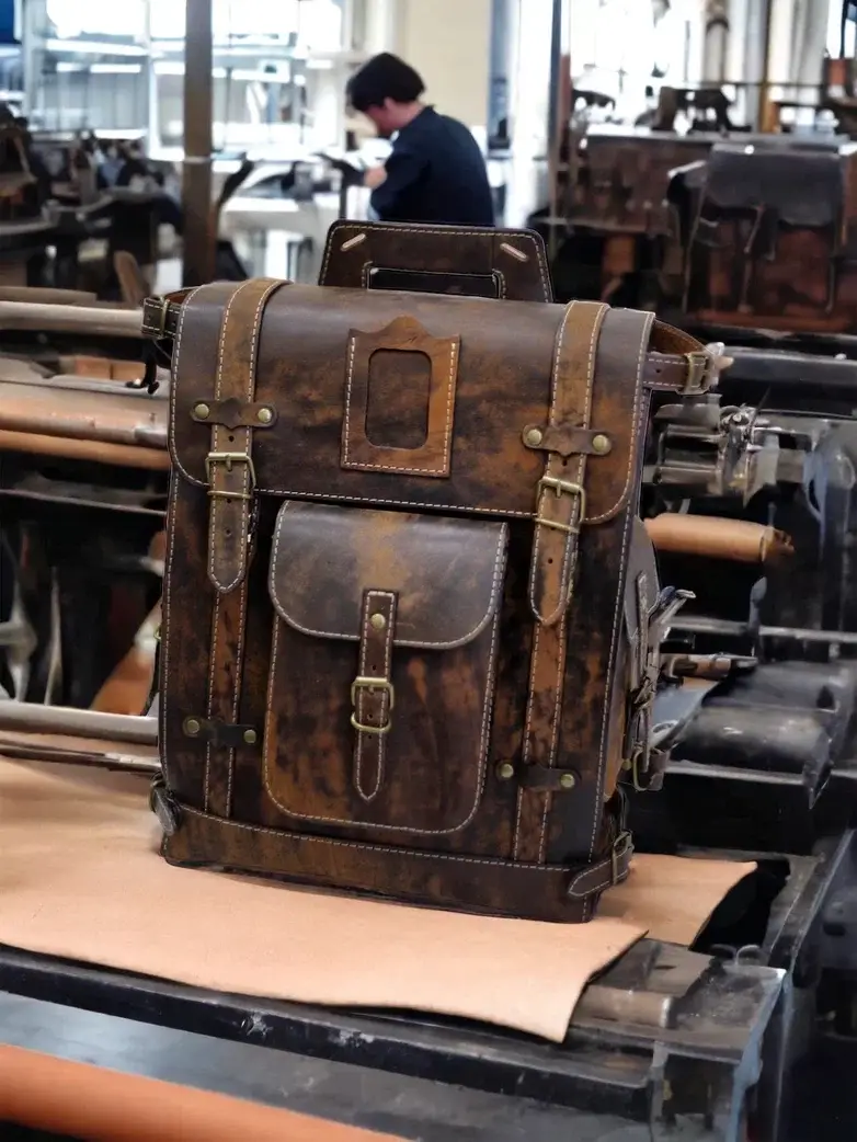 Швея по коже на собственное производство в Санкт-Петербурге фото 2 Работа Санкт-Петербург