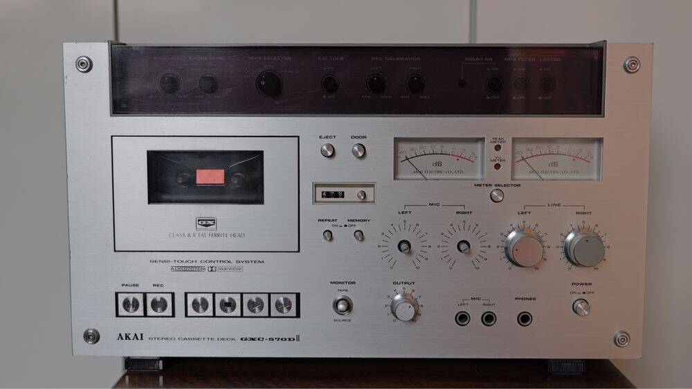 Akai GX 570D II