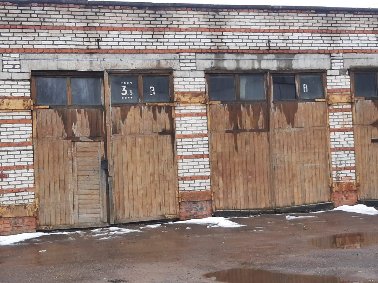Часть здания гаража площадью 85 кв.м. в Тихвине фото 2 Недвижимость Тихвин Часть здания гаража площадью 85 кв.м. в Тихвине фото 2 Недвижимость Тихвин