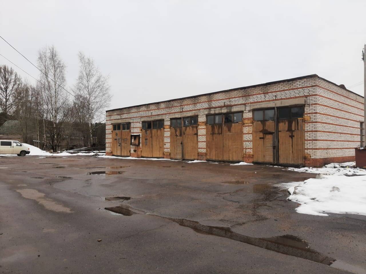 Часть здания гаража площадью 85 кв.м.