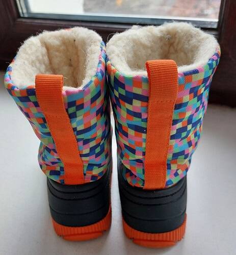 Сноубутсы Gusti для детей сделаны из водоотталкивающего прочного материала.  в Москве фото 6 Личные вещи Москва