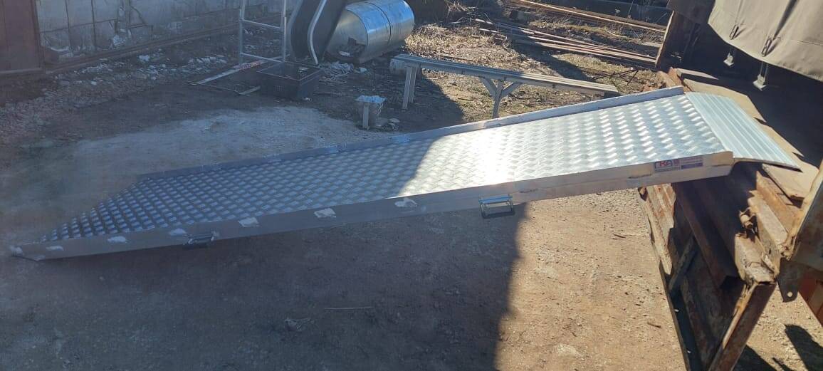 Мост погрузочный алюминиевый от производителя ГКА 5.400.80.4/2КМБ Мост погрузочный алюминиевый от производителя ГКА 5.400.80.4/2КМБ