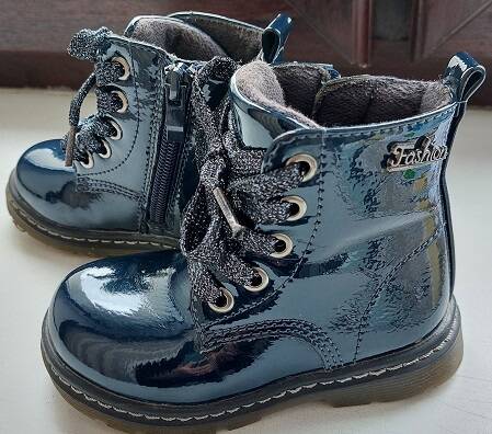 Детские  демисезонные тёмно-синие лакированные ботинки в Москве фото 2 Личные вещи Москва