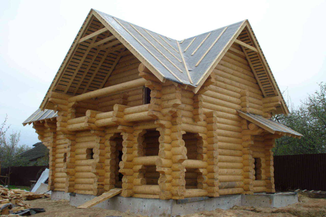 Строительство срубов домов и бань.