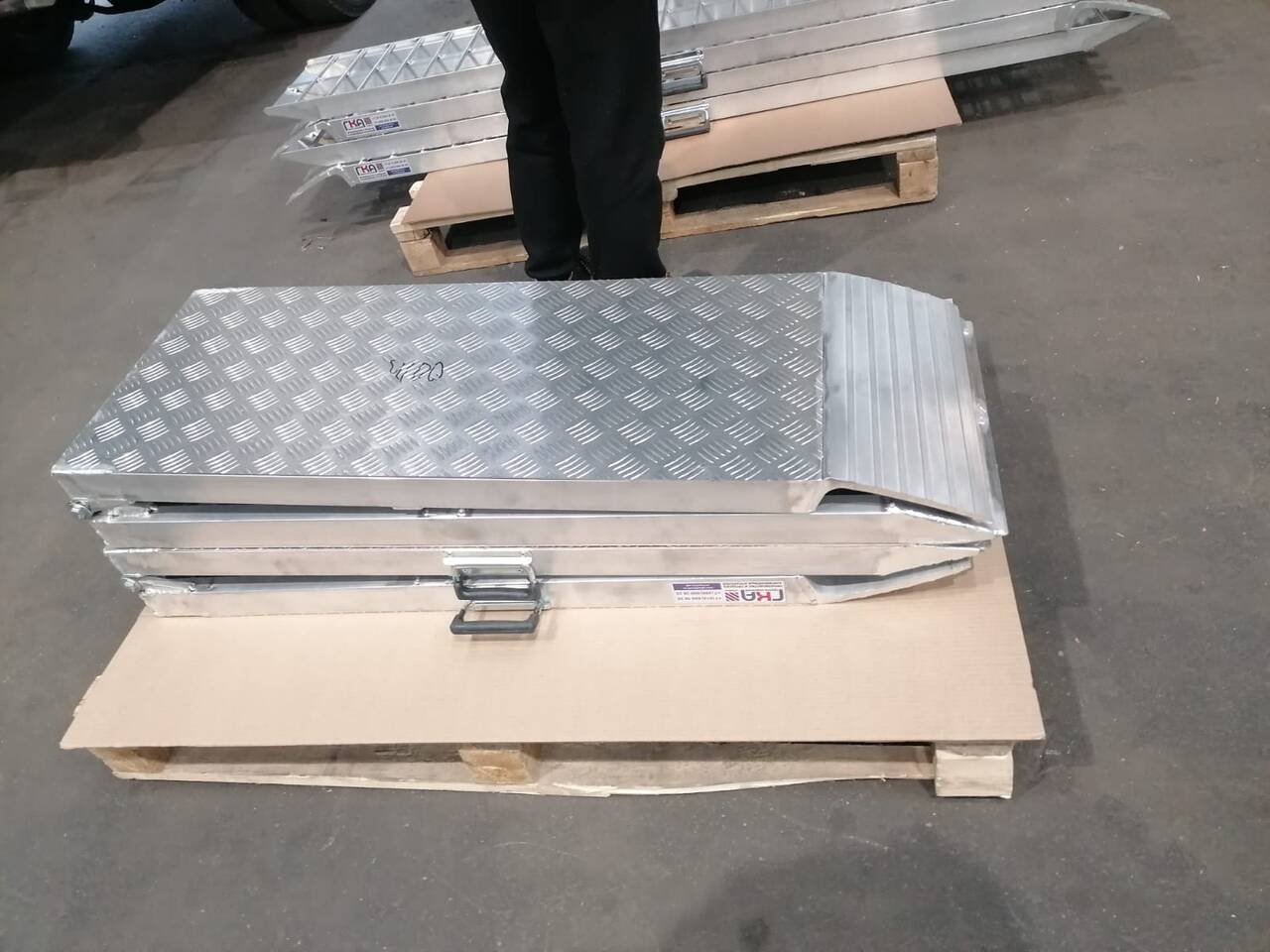 Аппарели складные для погрузки техники 