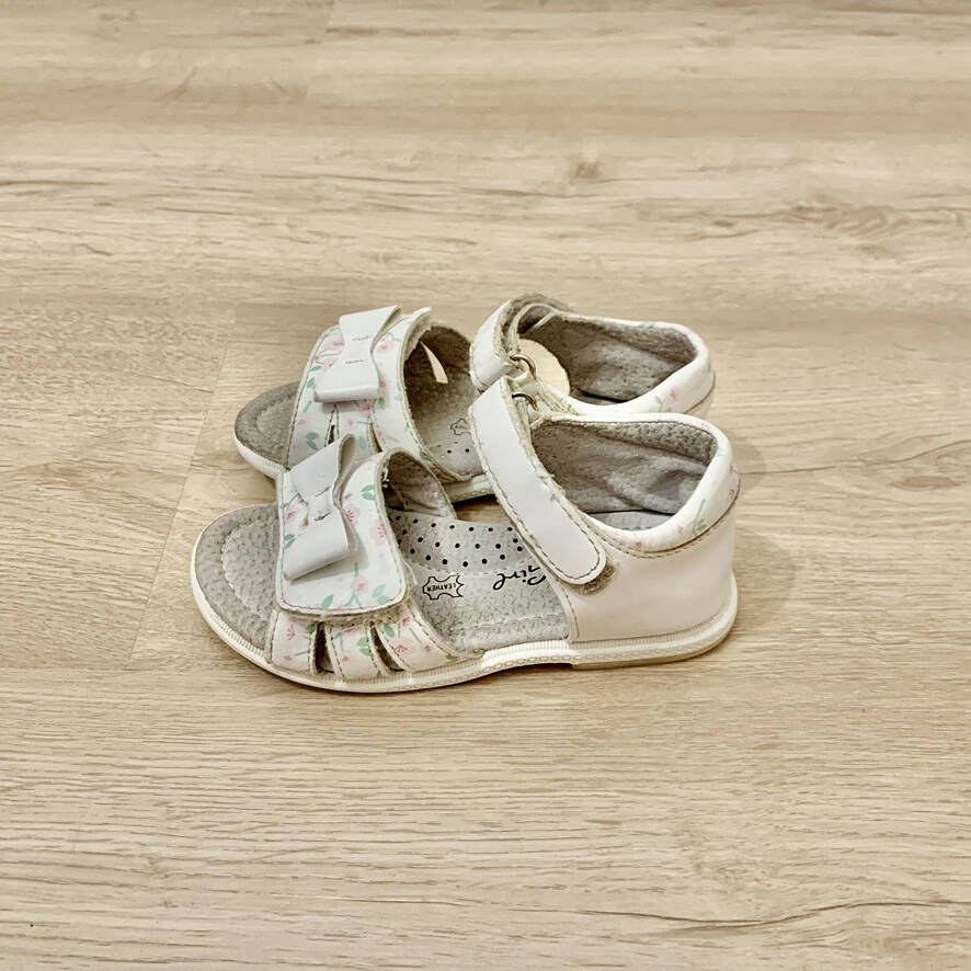 Детские белые сандалии для девочек, 25 размер в Санкт-Петербурге фото 2 Личные вещи Санкт-Петербург