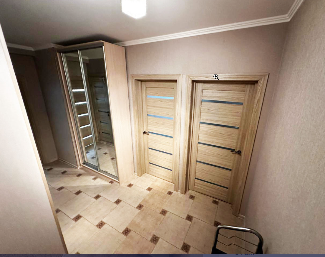 Продаю просторную 2х ком кв с хорошим ремонтом и мебелью.