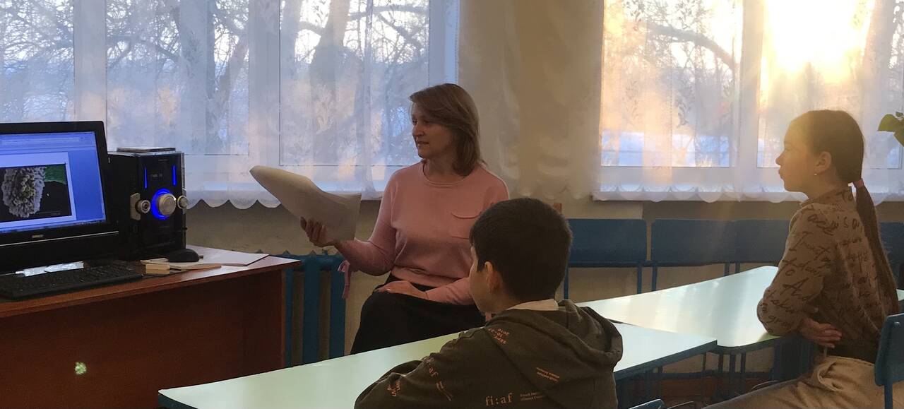 Услуги репетитора по математике онлайн. Подготовка к ОГЭ. Веду запись на лето для 8 классников. Учитель высшей категории, стаж 34 года.