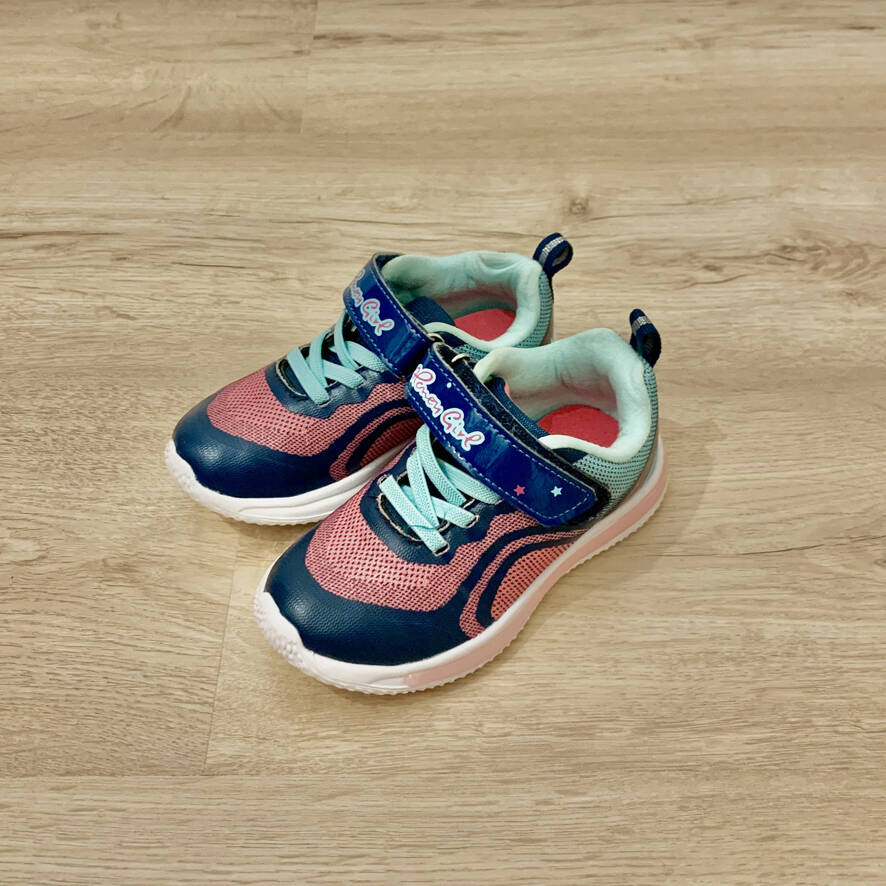 Новые кроссовки для девочки, 25 размер в Санкт-Петербурге фото 3 Личные вещи Санкт-Петербург