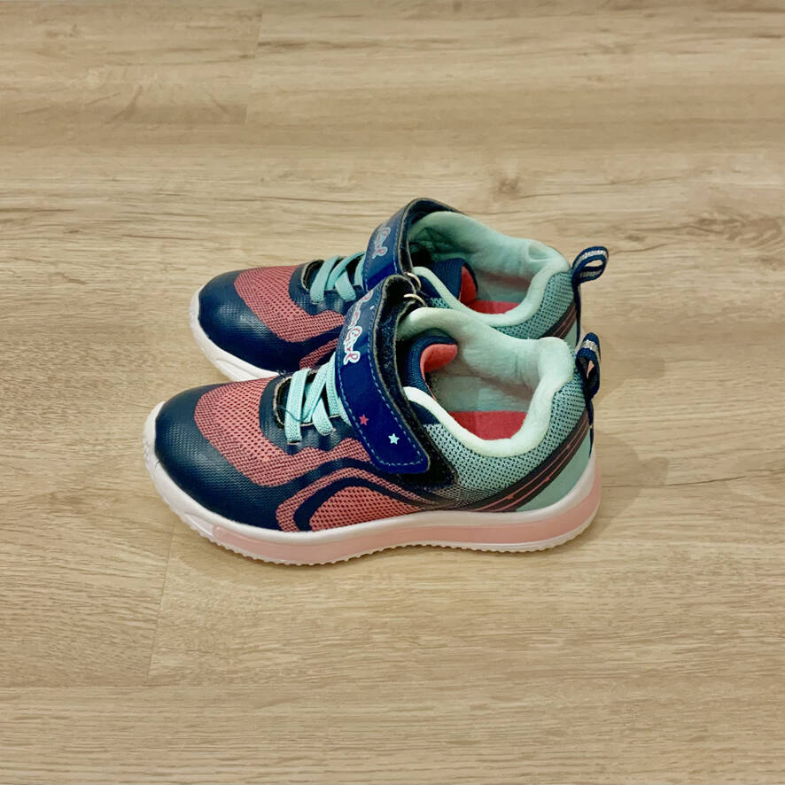 Новые кроссовки для девочки, 25 размер в Санкт-Петербурге фото 6 Личные вещи Санкт-Петербург