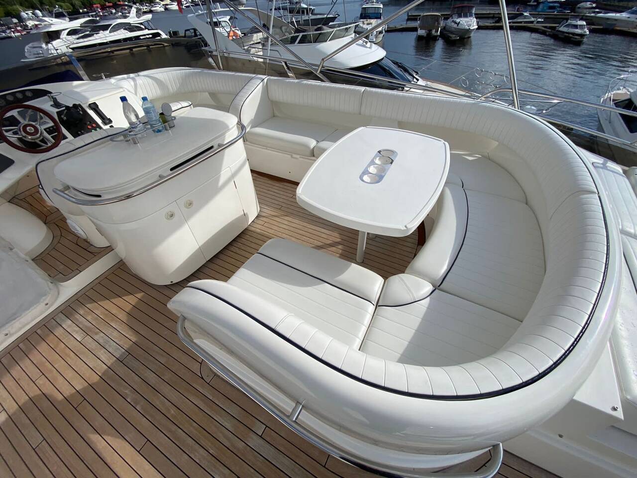 Индивидуальная аренда яхты в Москве для речной прогулки или круиза в Москве фото 4 Транспорт Москва