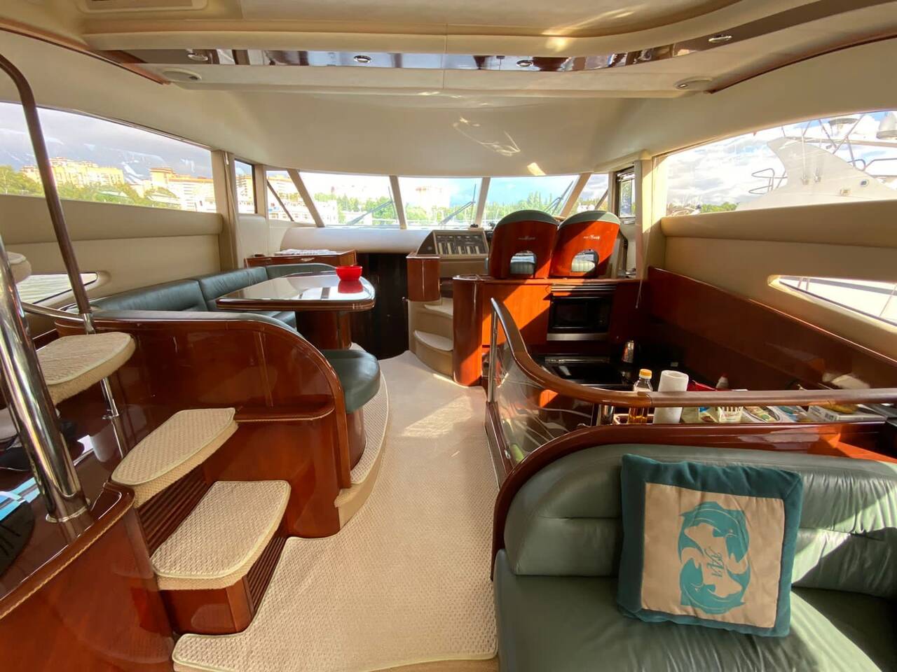 Индивидуальная аренда яхты в Москве для речной прогулки или круиза в Москве фото 6 Транспорт Москва