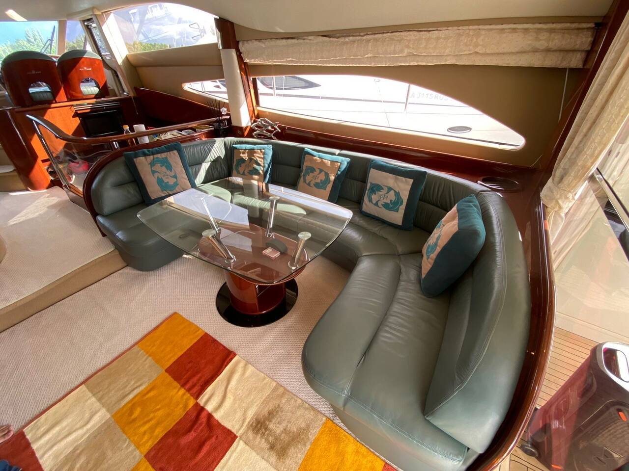 Индивидуальная аренда яхты в Москве для речной прогулки или круиза в Москве фото 5 Транспорт Москва