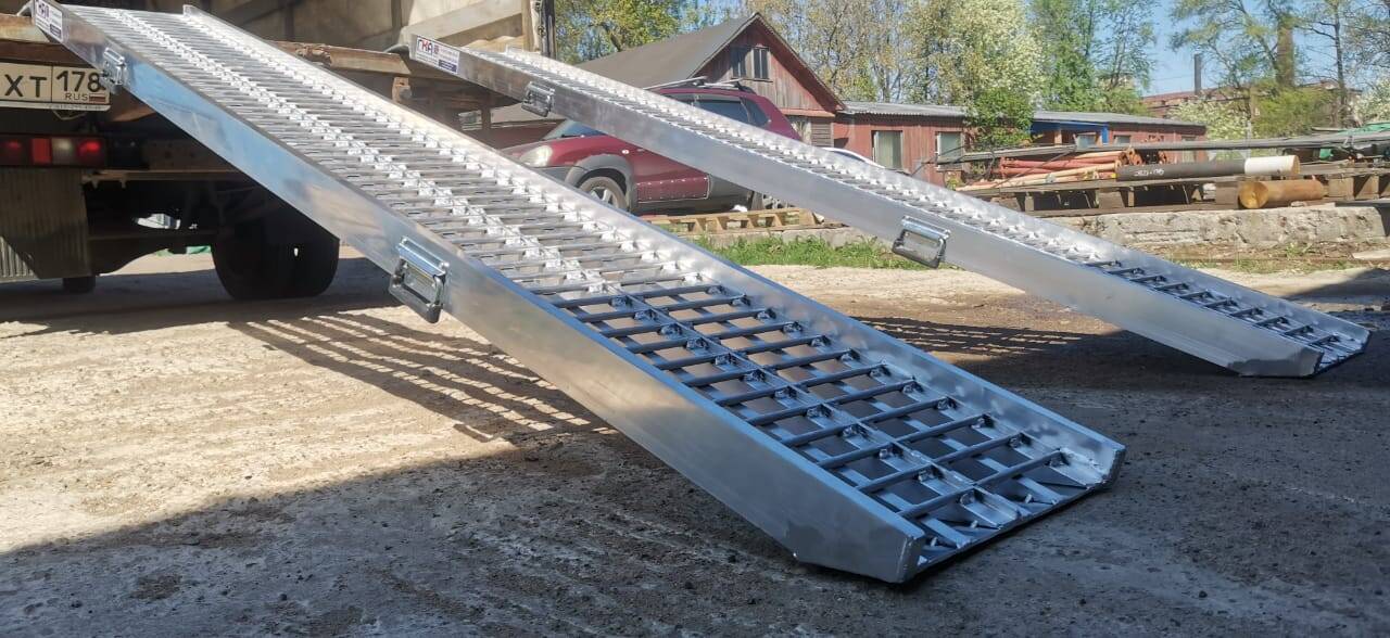 Аппарели для заезда миниэкскаватора на прицеп 