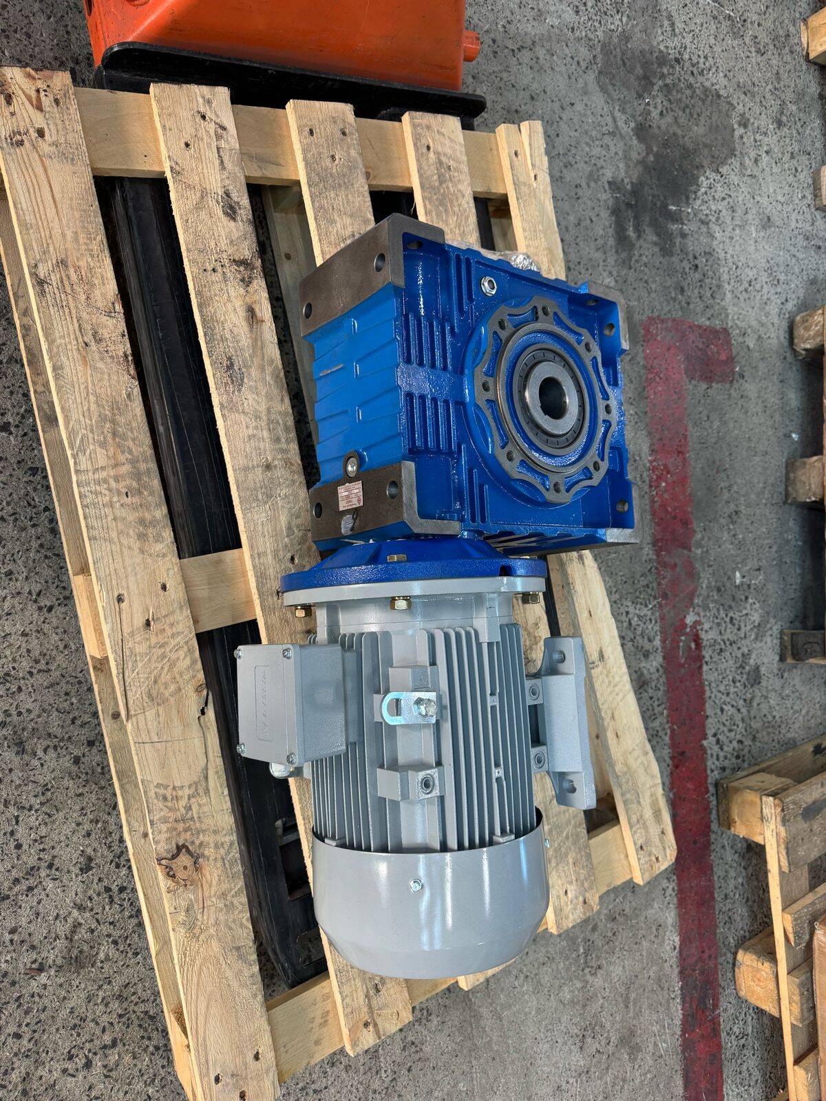 Редукторы червячные, цилиндрические, специальные, импортные в Новосибирске фото 6 Бытовая электроника Новосибирск Редукторы червячные, цилиндрические, специальные, импортные в Новосибирске фото 6 Бытовая электроника Новосибирск