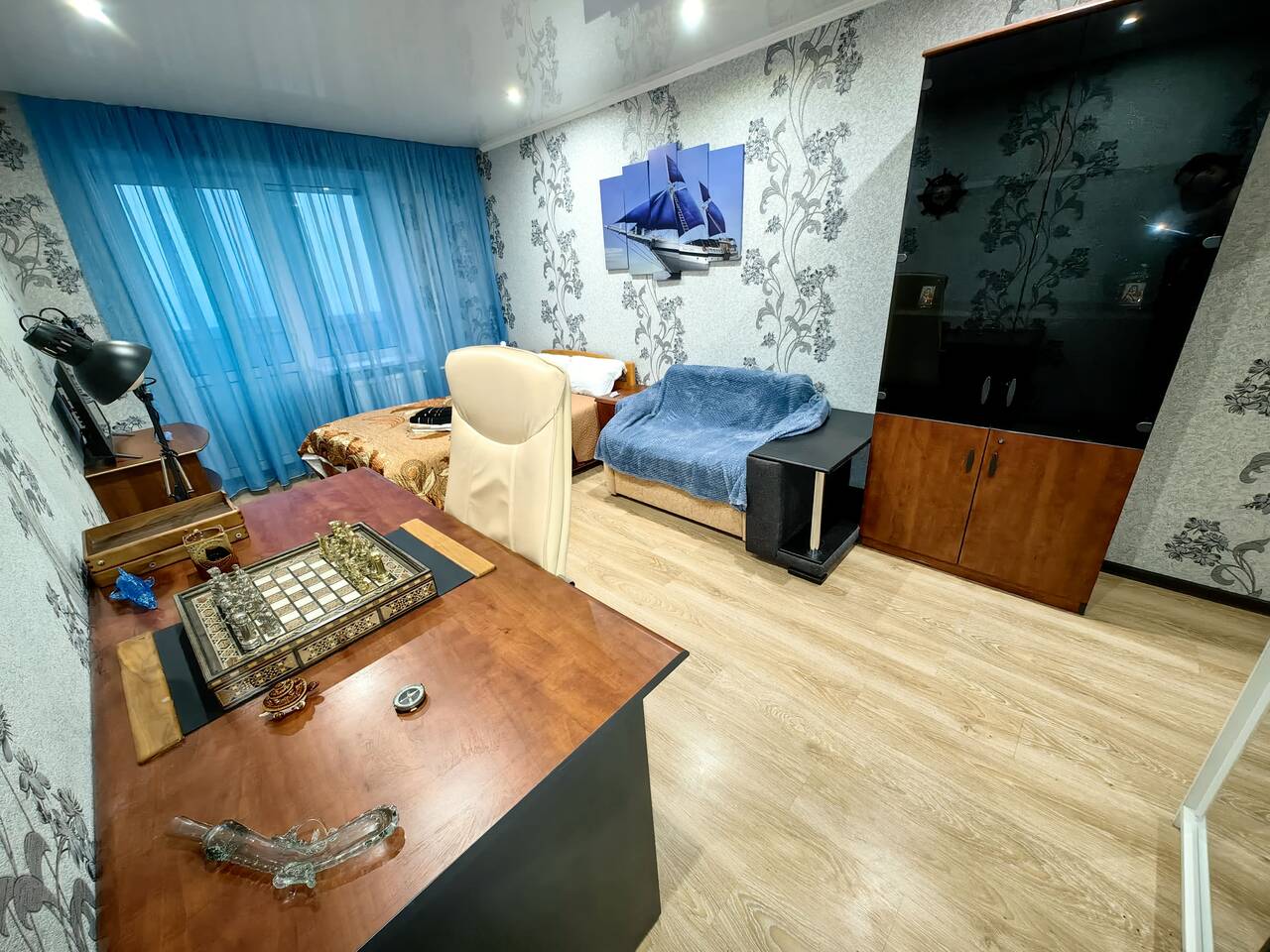 Небесный флирт на Карла Маркса