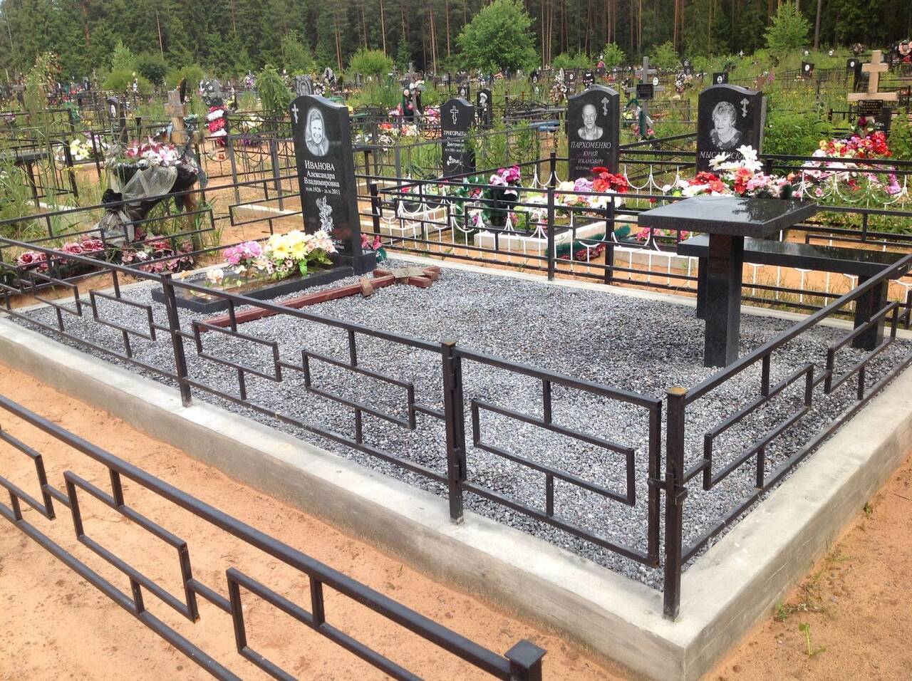 Благоустройство мест захоронений в Луге фото 2 Услуги Луга