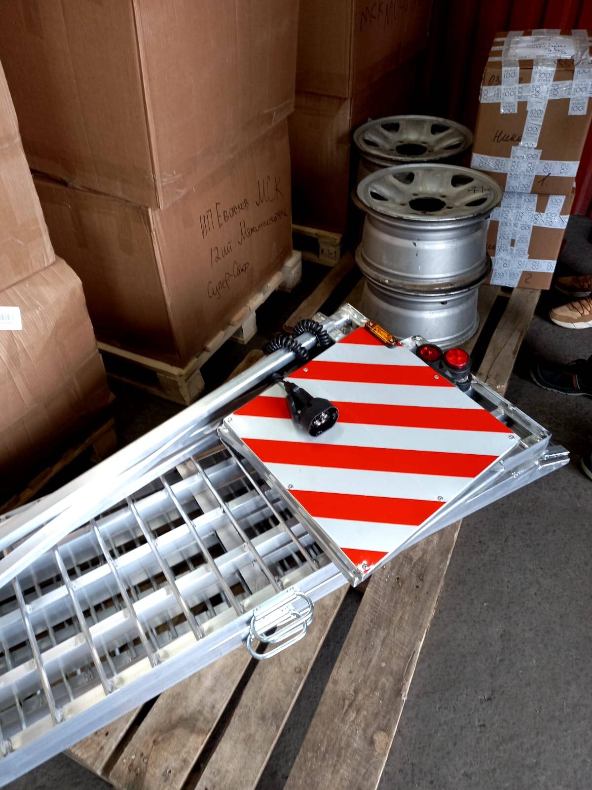 Аппарели алюминиевые с бортами и без   