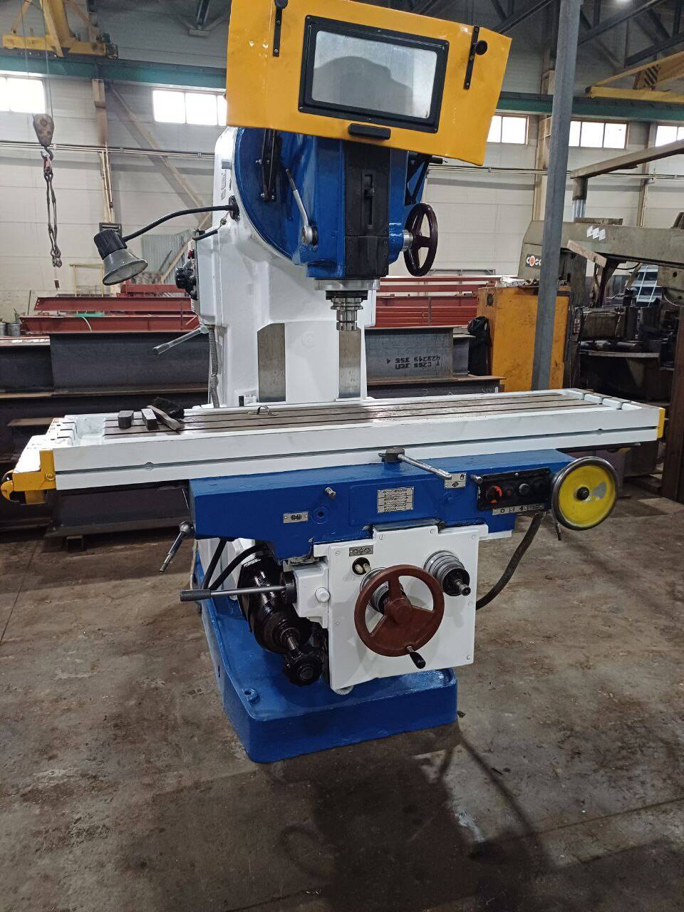 Продается Фрезерный станок ВМ127М Продается Фрезерный станок ВМ127М