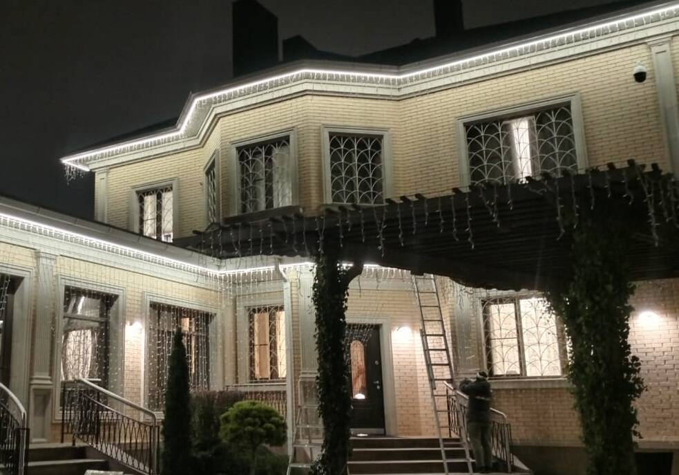 Украшение зданий гибким неоном – Ростов-на-Дону