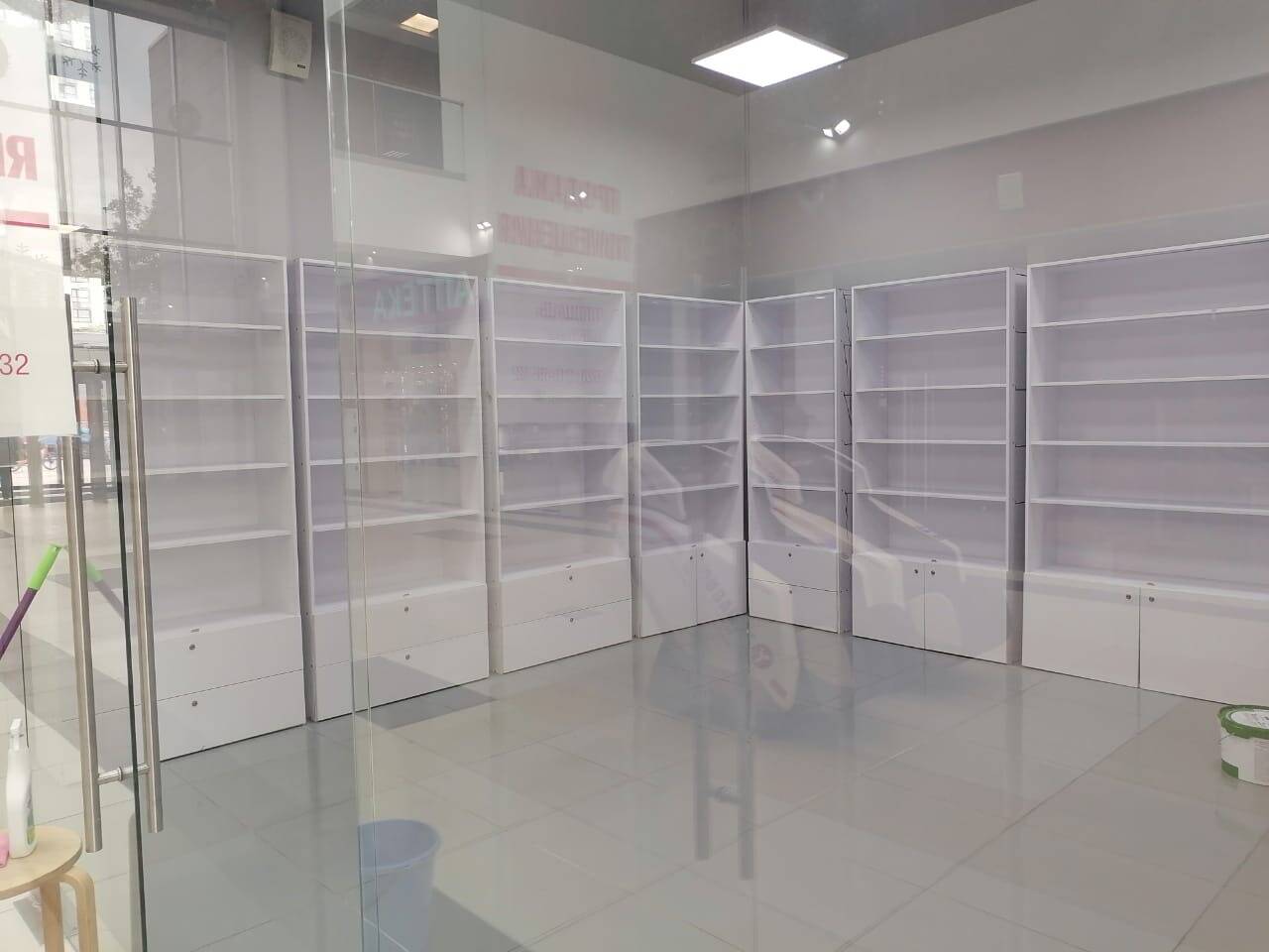 Продам  витрины