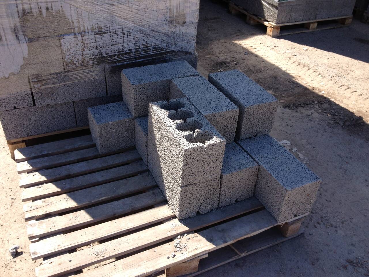 Керамзитоблок 4х-пустотный (390-188-190 мм) в Саранске фото 5 Услуги Саранск