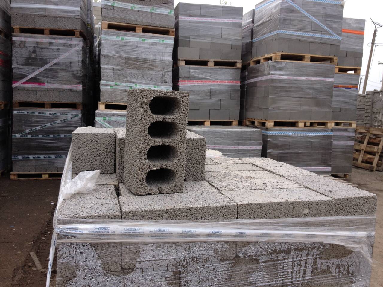 Керамзитоблок 4х-пустотный (390-188-190 мм) в Саранске фото 3 Услуги Саранск