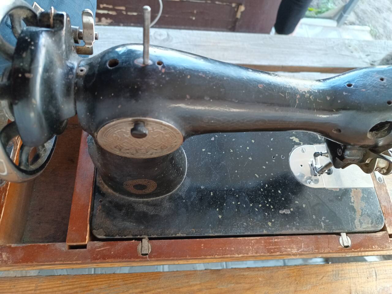 Швейная машинка на запчасти  в Михайловке (Волгоградская область) фото 2 Для дома и дачи Михайловка (Волгоградская область)