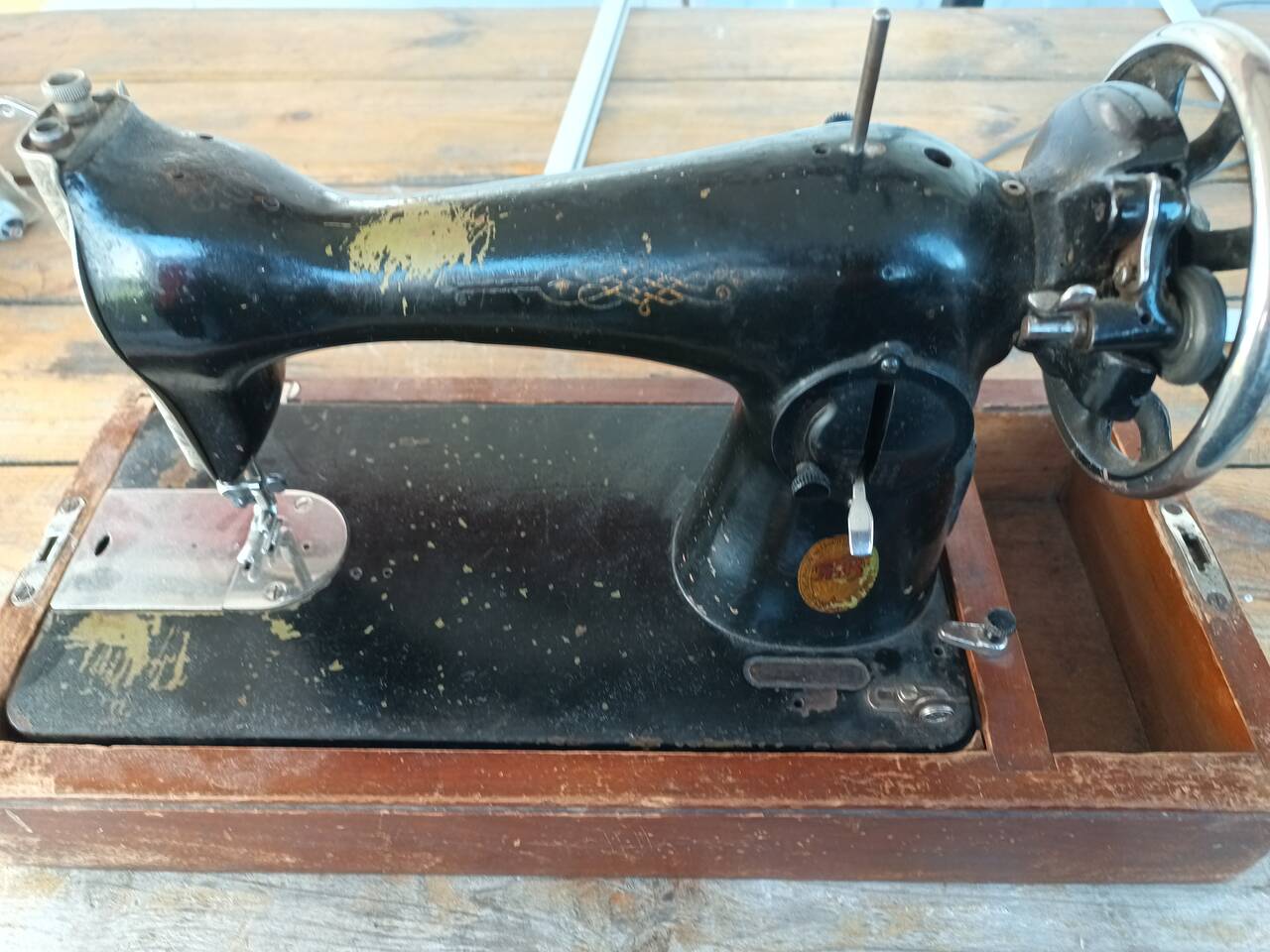 Швейная машинка на запчасти 