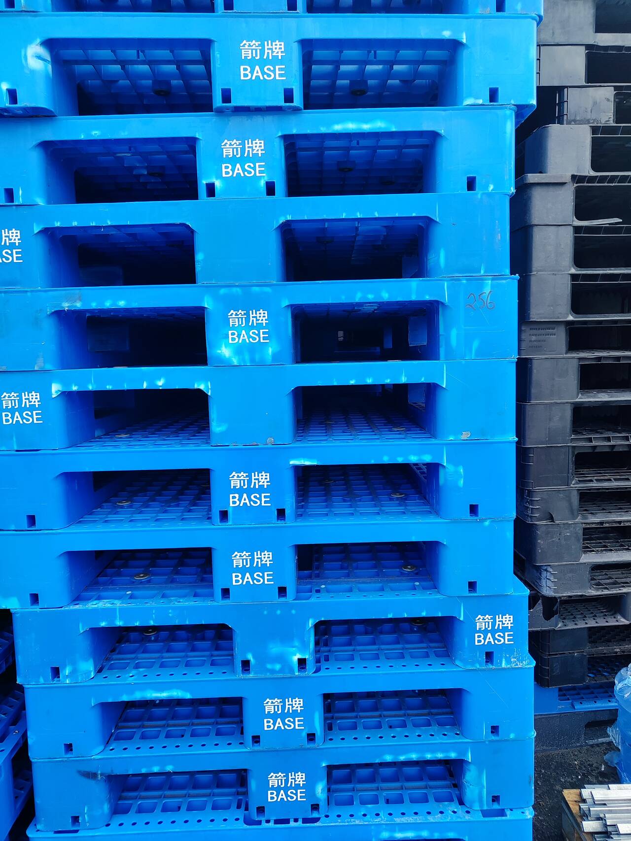 Паллеты,поддоны пластиковые,тара многоразовая в Ульяновске фото 5 Для дома и дачи Ульяновск