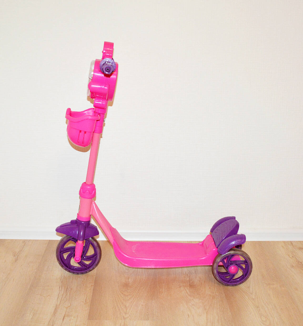 Детский самокат трехколёсный для девочки в Санкт-Петербурге фото 3 Личные вещи Санкт-Петербург Детский самокат трехколёсный для девочки в Санкт-Петербурге фото 3 Личные вещи Санкт-Петербург
