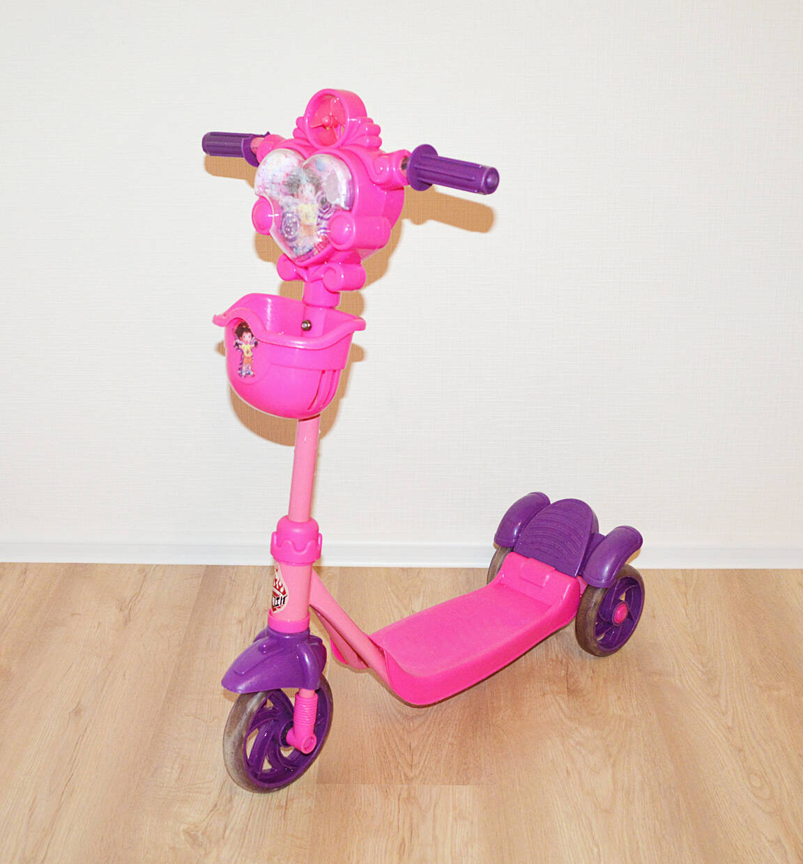 Детский самокат трехколёсный для девочки в Санкт-Петербурге фото 2 Личные вещи Санкт-Петербург Детский самокат трехколёсный для девочки в Санкт-Петербурге фото 2 Личные вещи Санкт-Петербург