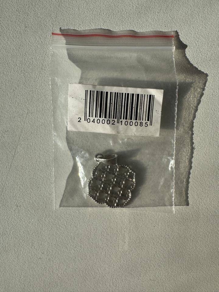 Кулон подвеска 585 Золотой цветок серебристый листок бижутерия украшение серебро серебристый серебряный бижутерный сплав под белое золото платину амулет талисман клевер цветок Кулон подвеска 585 Золотой цветок серебристый листок бижутерия украшение серебро серебристый серебряный бижутерный сплав под белое золото платину амулет талисман клевер цветок