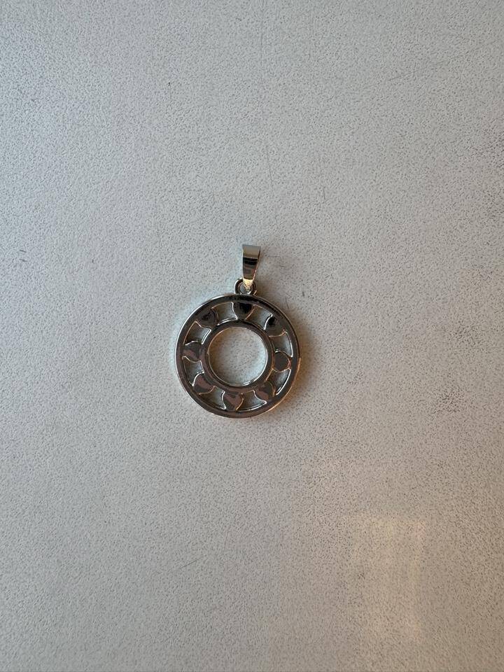 Кулон подвеска 585 Золотой круг сердца красные солнце бижутерия украшение серебро серебристый серебряный бижутерный сплав под белое золото платину амулет талисман звездочки покрытие лак перламутровый в Москве фото 5 Личные вещи Москва