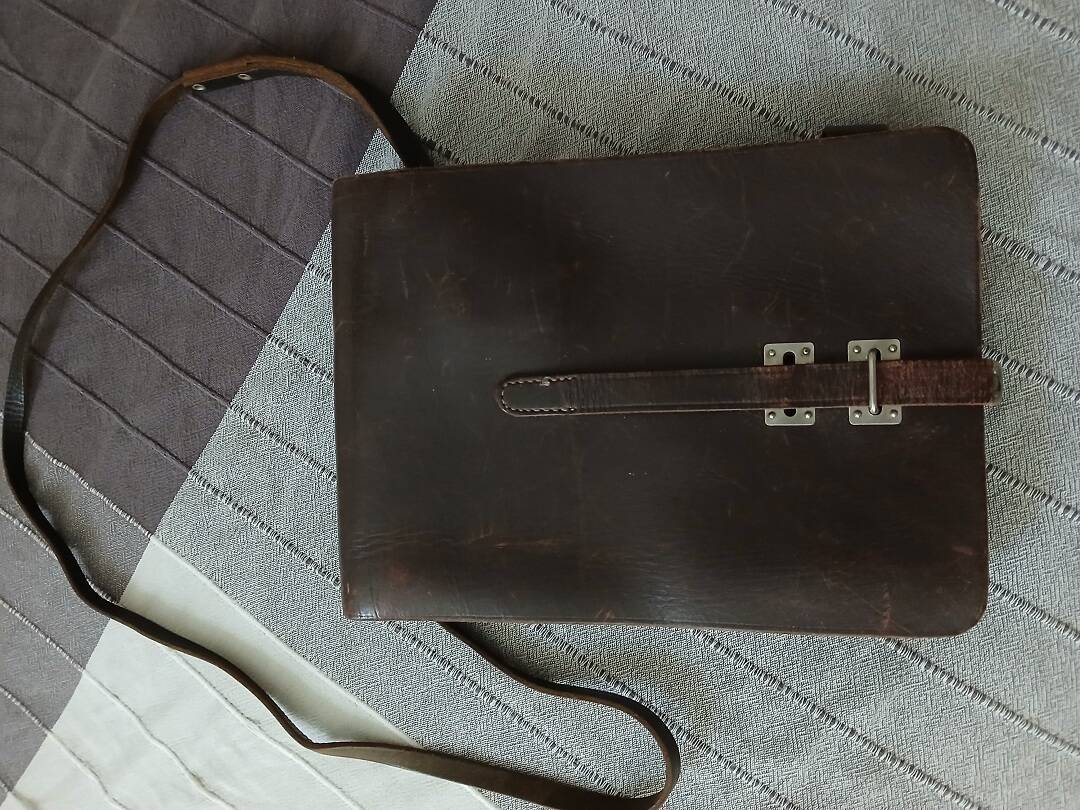 Армейская сумка-планшет кожаная 80-х г.г. Армейская сумка-планшет кожаная 80-х г.г.