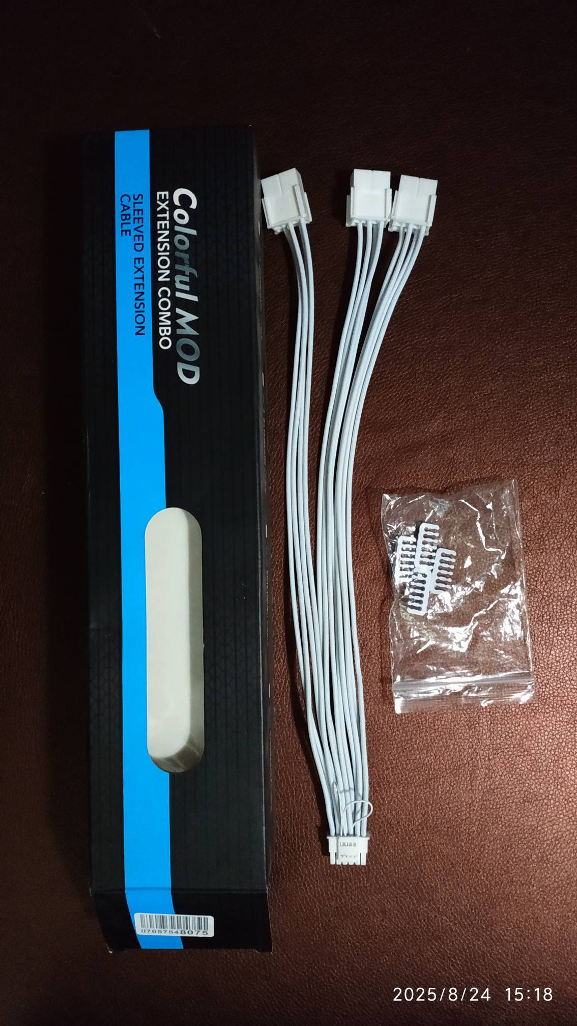 Кастомные удлинители кабеля PCI-E 5.0 белые