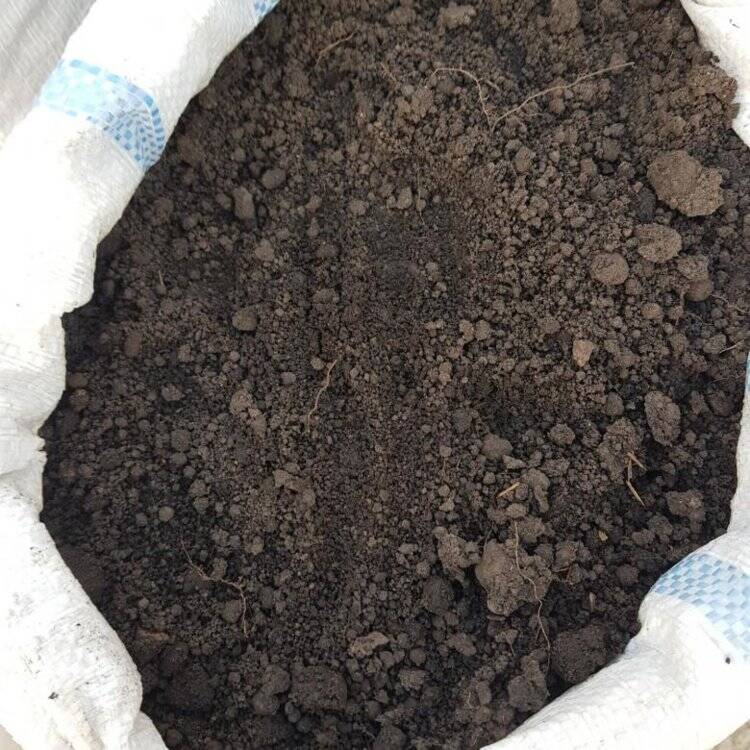 Грунт растительный в мешках по 60 литров