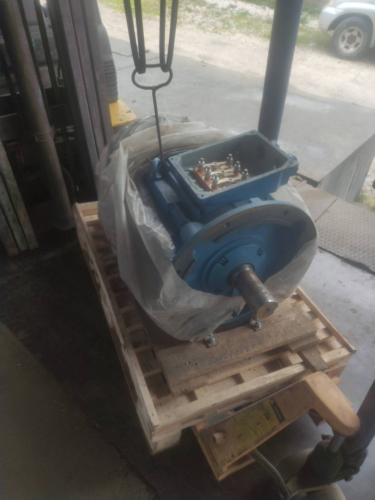 Электродвигатель 55 кВт 1000 об/мин во Владимире фото 5 Бытовая электроника Владимир