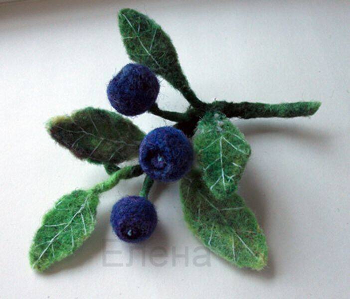 брошь - черника