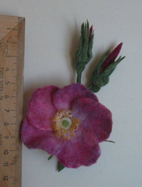 брошь - цветок шиповника в Новочебоксарске фото 3 Личные вещи Новочебоксарск